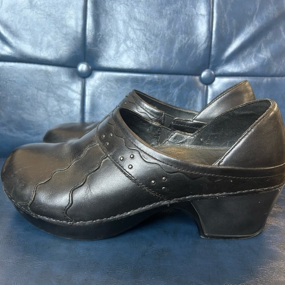 Dansko Black Embossed Clog Size 40 - Picture 4 of 7